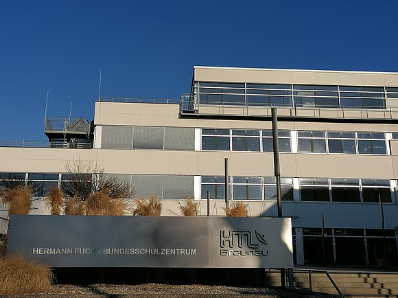 Außenaufnahme Gebäude der HTL Braunau.