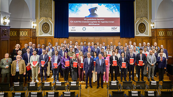 Gruppenfoto aller Ingenieur:innen